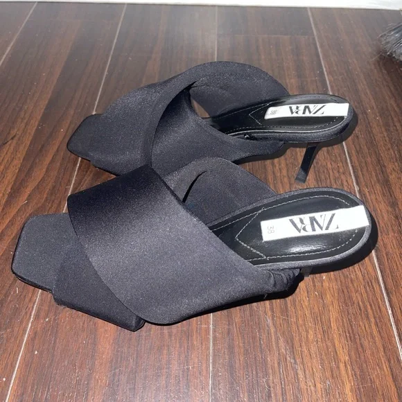 Brand new Zara heels size 38 - Picture 3 of 5